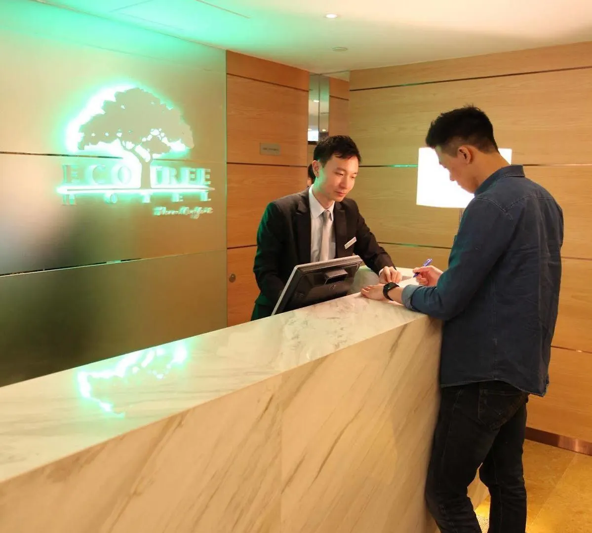 Eco Tree Hotel Hong Kong 4*,