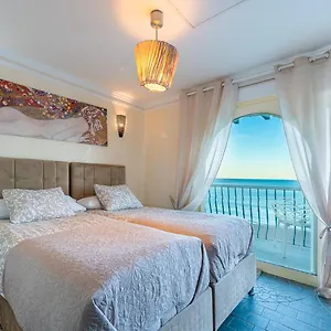 https://hof-van-holland-carihuela.1costadelsol.com